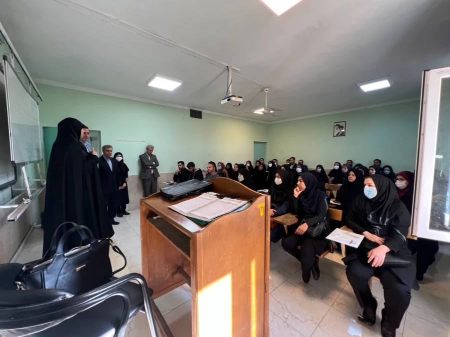 کیفیت خدمات رسانی سراهای دانشجویی دانشگاه فرهنگیان قزوین در مقایسه با سایر دانشگاه های استان مطلوب است 7