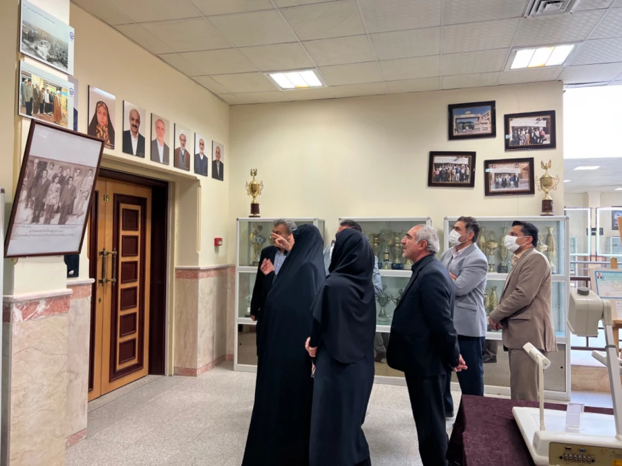 کیفیت خدمات رسانی سراهای دانشجویی دانشگاه فرهنگیان قزوین در مقایسه با سایر دانشگاه های استان مطلوب است 21