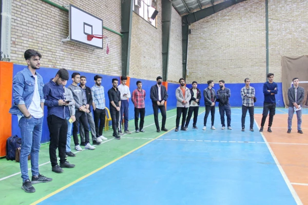 تقدیر از برگزیدگان مسابقات ورزشی به مناسبت گرامیداشت هفته تربیت بدنی به روایت تصویر 2