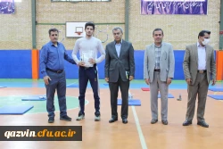 تقدیر از برگزیدگان مسابقات ورزشی به مناسبت گرامیداشت هفته تربیت بدنی به روایت تصویر 10