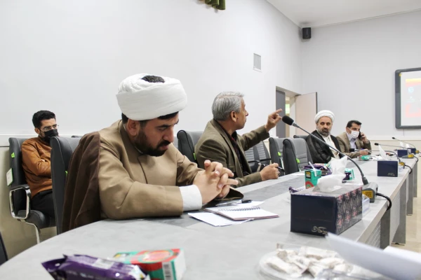 نشست هم اندیشی استادان با موضوع بررسی ابعاد و ماهیت اغتشاشات اخیر 4