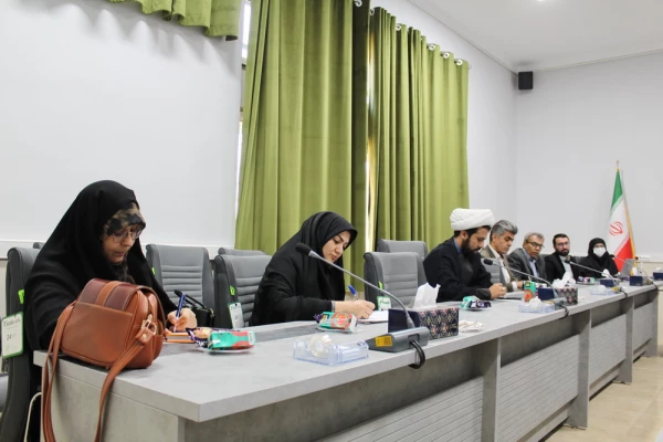 نشست هم اندیشی استادان با موضوع بررسی ابعاد و ماهیت اغتشاشات اخیر 9