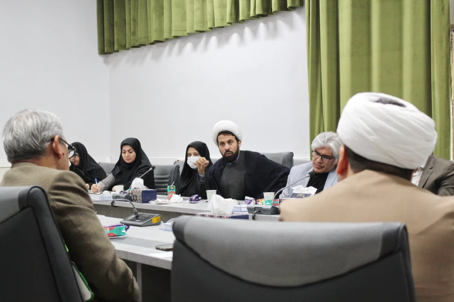 نشست هم اندیشی استادان با موضوع بررسی ابعاد و ماهیت اغتشاشات اخیر 11