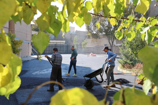 اجرای پروژه آسفالت محوطه پردیس بنت الهدی صدر قزوین 8