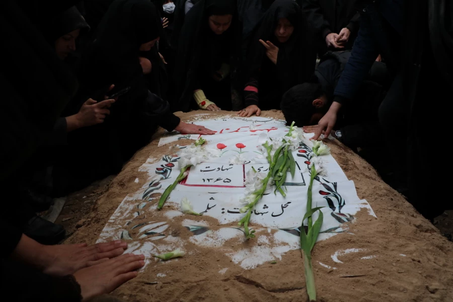 تشییع و تدفین پیکر مطهر شهید گمنام 19