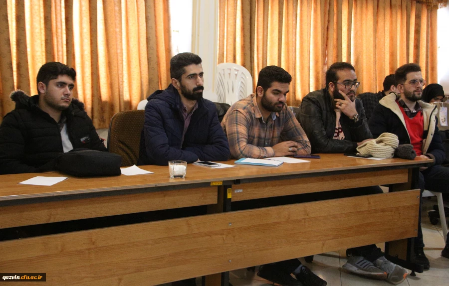 مرحله مقدماتی مسابقات مناظره دانشجویان در قزوین برگزار شد. 16