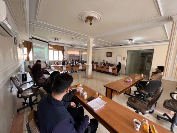 کرسی علمی ترویجی شاخصه های معلم تراز در اندیشه های مقام معظم رهبری 4