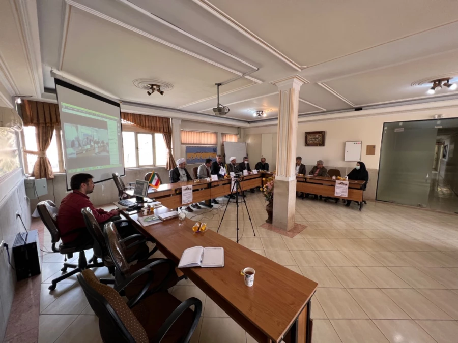 کرسی علمی ترویجی شاخصه های معلم تراز در اندیشه های مقام معظم رهبری 8