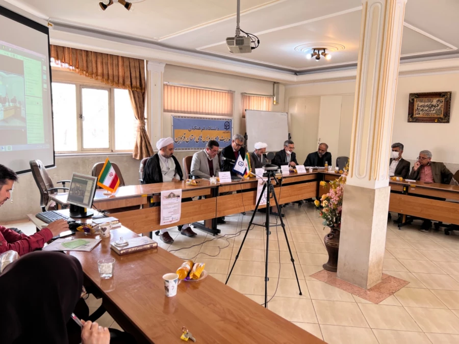 کرسی علمی ترویجی شاخصه های معلم تراز در اندیشه های مقام معظم رهبری 9