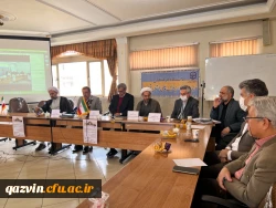 کرسی علمی ترویجی شاخصه های معلم تراز در اندیشه های مقام معظم رهبری 13