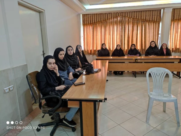 برگزاری جلسه هم اندیشی دانشجو معلمان با مدیران آموزش و پرورش ناحیه آبیک 8