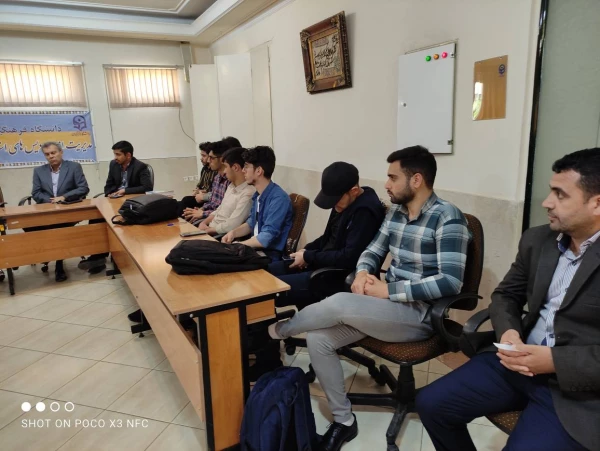 برگزاری جلسه هم اندیشی دانشجو معلمان با مدیران آموزش و پرورش ناحیه آبیک 11