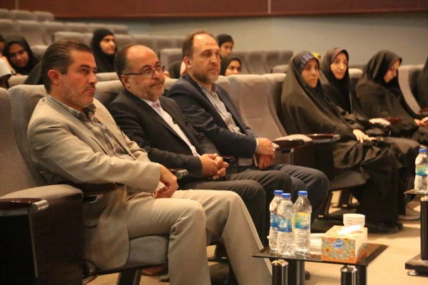 
دانشجومعلمان جهادی به دور از نگاه خبرنگاران تاریخ سازی می کنند
 4