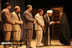 
دانشجومعلمان جهادی به دور از نگاه خبرنگاران تاریخ سازی می کنند
 11