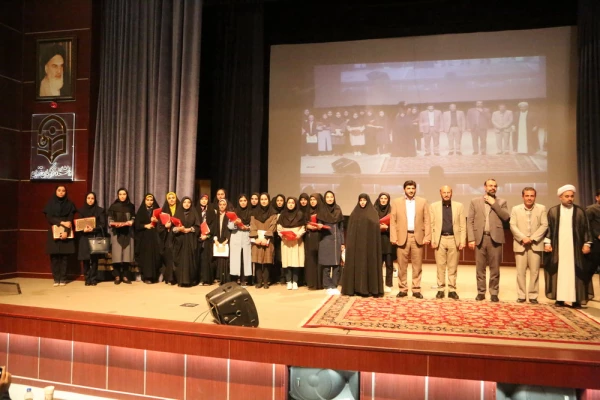 
دانشجومعلمان جهادی به دور از نگاه خبرنگاران تاریخ سازی می کنند
 13