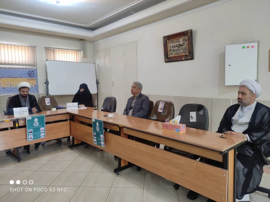 کرسی علمی ترویجی با عنوان ولایت مداری و ولایت پذیری در مکتب تربیتی شهید سلیمانی 3