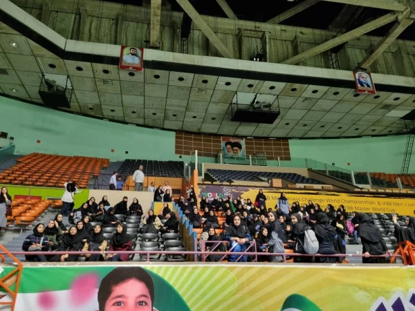 بازدید دانشجو معلمان از ورزشگاه آزادی 2