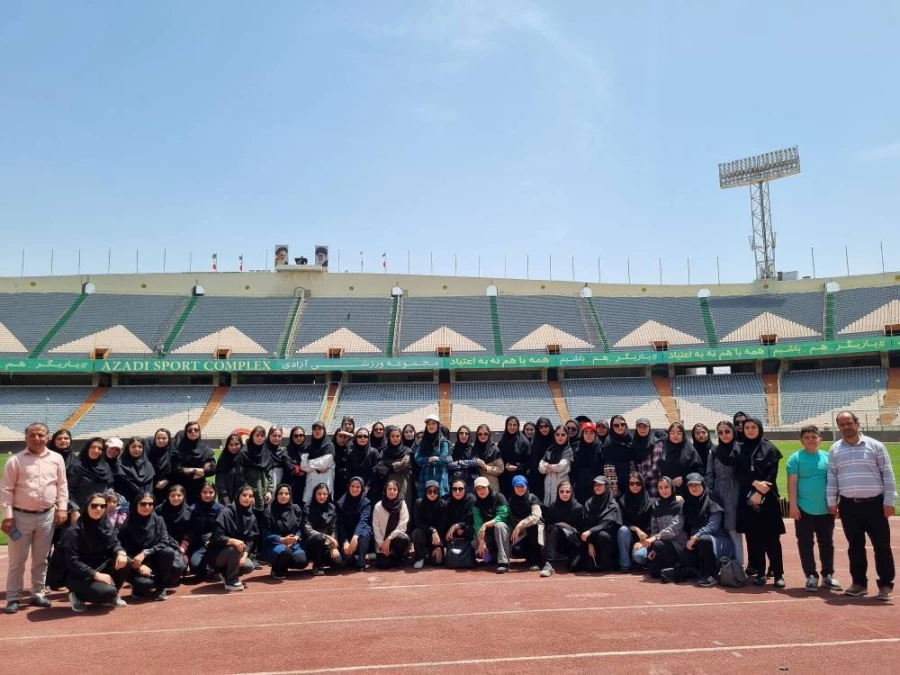 بازدید دانشجو معلمان از ورزشگاه آزادی 6