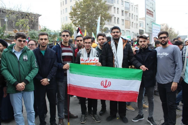راه پیمایی یوم الله سیزده آبان به روایت تصویر 12