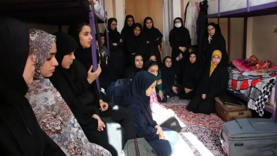 تاکید مقام معظم رهبری بر جذب معلمین از راه دانشگاه فرهنگیان است. 4