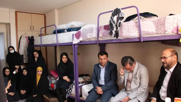 تاکید مقام معظم رهبری بر جذب معلمین از راه دانشگاه فرهنگیان است. 5