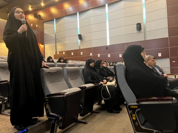 تریبون آزاد مطالبات دانشجویی پردیس خواهران 4