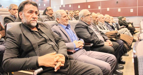 گردهمایی پیشکسوتان عرصه تعلیم و تربیت استان قزوین به مناسبت گرامیداشت دهه فجر 11