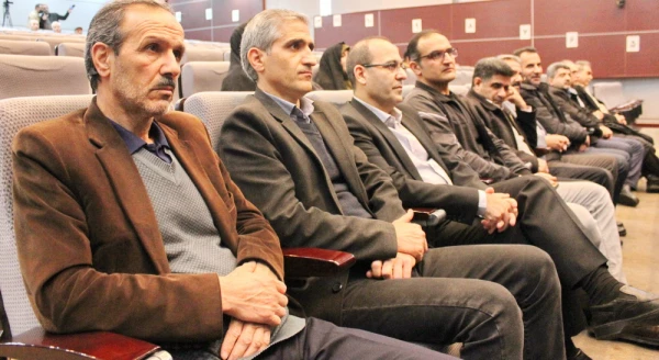 گردهمایی پیشکسوتان عرصه تعلیم و تربیت استان قزوین به مناسبت گرامیداشت دهه فجر 12