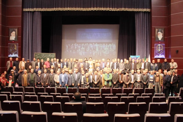 گردهمایی پیشکسوتان عرصه تعلیم و تربیت استان قزوین به مناسبت گرامیداشت دهه فجر 24