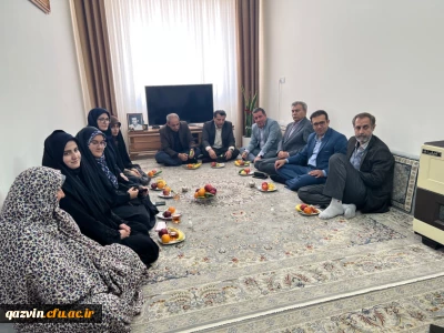 به مناسبت گرامیداشت روز شهید:

تکریم خانواده دانشجومعلم شهید شمس اله شفیعی اصل