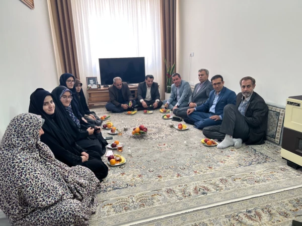 تکریم خانواده دانشجومعلم شهید شمس اله شفیعی اصل 2