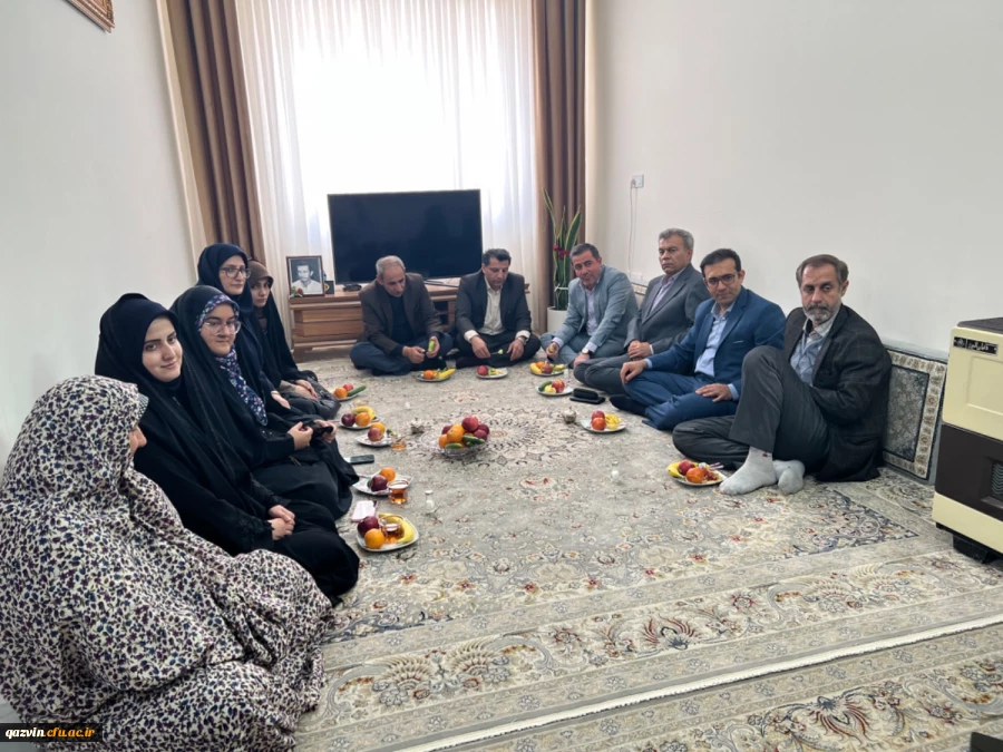 تکریم خانواده دانشجومعلم شهید شمس اله شفیعی اصل 2