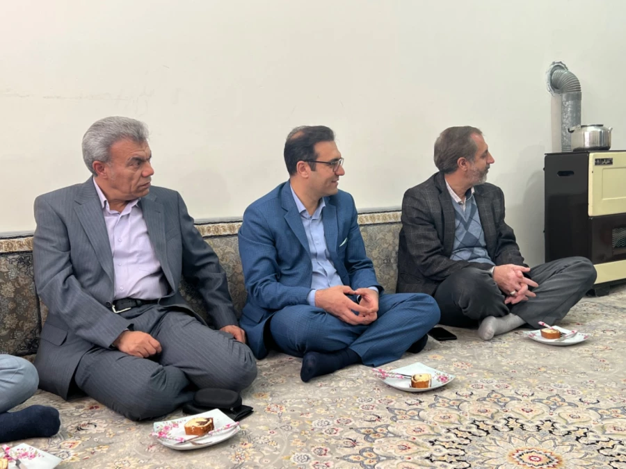 تکریم خانواده دانشجومعلم شهید شمس اله شفیعی اصل 7