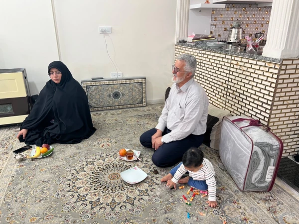 تکریم خانواده دانشجومعلم شهید شمس اله شفیعی اصل 8