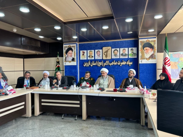 دیدار هیات رئیسه، استادان و کارکنان دانشگاه فرهنگیان قزوین با مجموعه فرماندهی سپاه صاحب الامر (عج) استان قزوین در حمایت از پاسخ قاطع سپاه پاسداران به اسرائیل غاصب 3