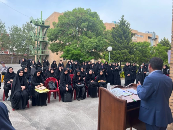 تریبون آزاد پردیس خواهران استان قزوین با محوریت حل مسائل آموزشی 5