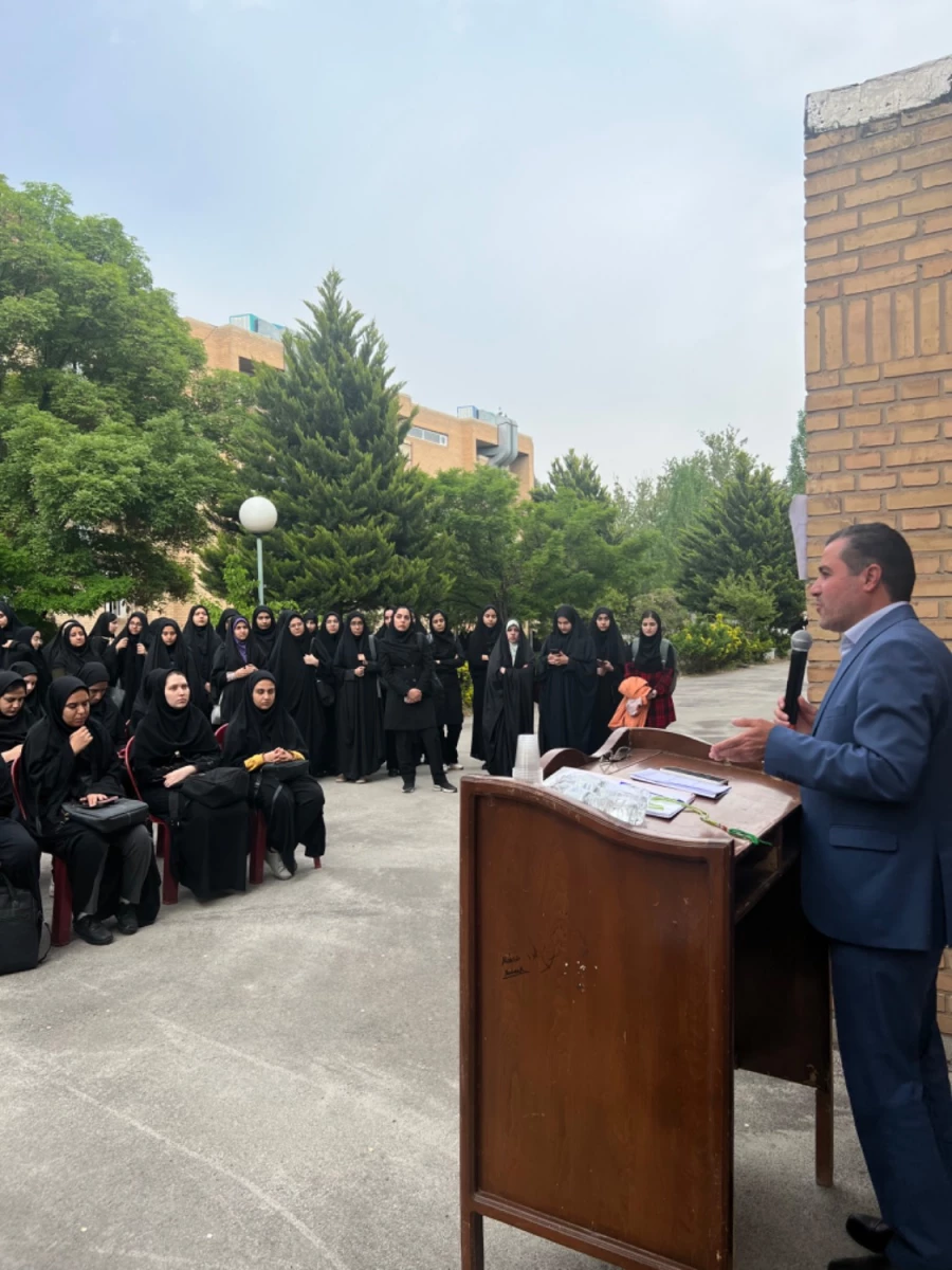 تریبون آزاد پردیس خواهران استان قزوین با محوریت حل مسائل آموزشی 7