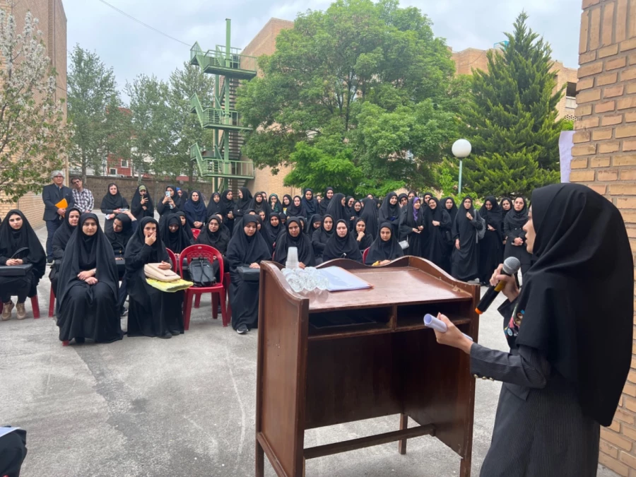 تریبون آزاد پردیس خواهران استان قزوین با محوریت حل مسائل آموزشی 9