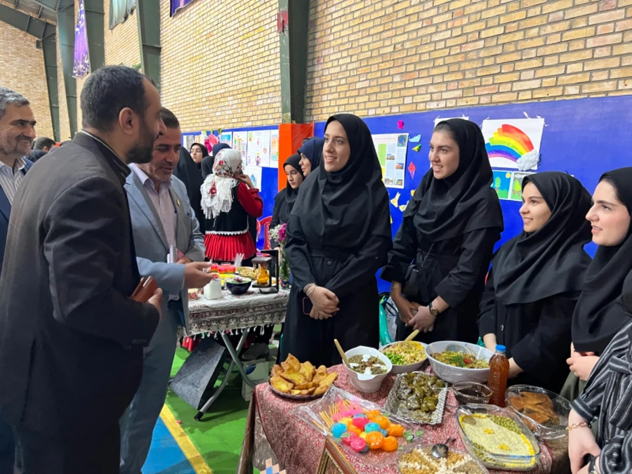 نمایشگاه آشنایی با آداب و رسوم محلی در استان قزوین  9