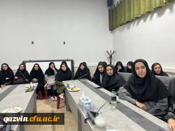 نشست صمیمی مشاور امور بانوان استانداری با دانشجومعلمان پردیس خواهران استان قزوین 15