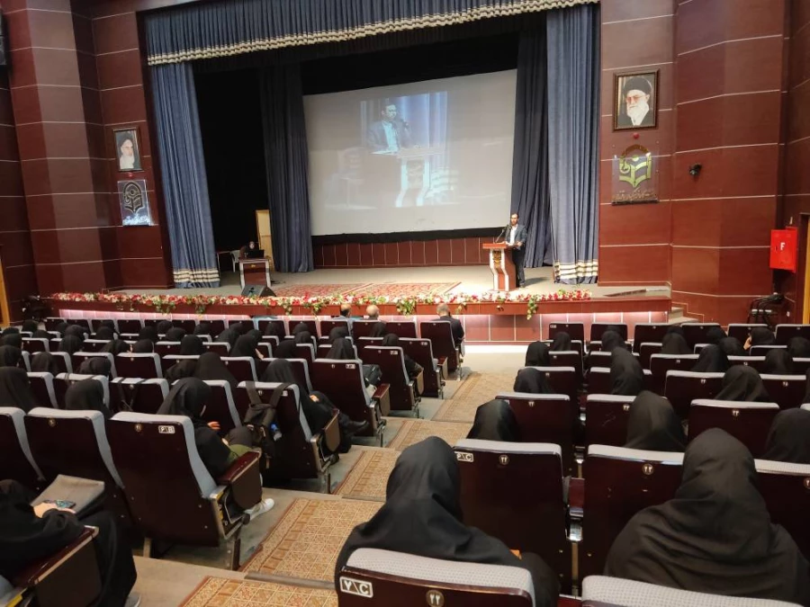 نشست توجیهی هیات تخلفات و امور اداری ویژه دانشجومعلمان دانشگاه فرهنگیان استان قزوین 7