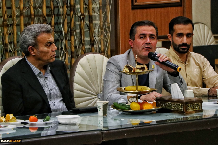 جلسه شورای اداری دانشگاه با حضور ریاست دانشگاه، هیات رئیسه و اعضای غیر هیئت علمی برگزار شد 13