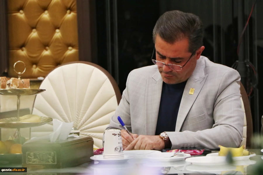 جلسه شورای اداری دانشگاه با حضور ریاست دانشگاه، هیات رئیسه و اعضای غیر هیئت علمی برگزار شد 6