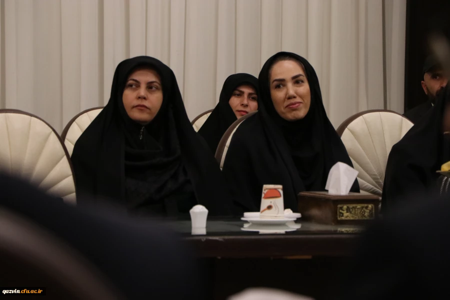 جلسه شورای اداری دانشگاه با حضور ریاست دانشگاه، هیات رئیسه و اعضای غیر هیئت علمی برگزار شد 18