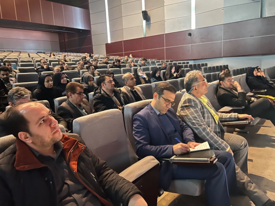 دوره دانش افزایی ارتقا شایستگی های رابطان مهارت آموزی و تسهیل گران آموزشی 4