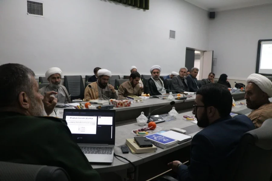 اولین نشست هم اندیشی استادان گروه «معارف اسلامی»، «تعلیم و تربیت اسلامی» و «دفاع مقدس» دانشگاه فرهنگیان استان قزوین 7