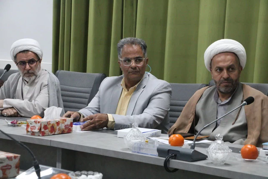 اولین نشست هم اندیشی استادان گروه «معارف اسلامی»، «تعلیم و تربیت اسلامی» و «دفاع مقدس» دانشگاه فرهنگیان استان قزوین 10