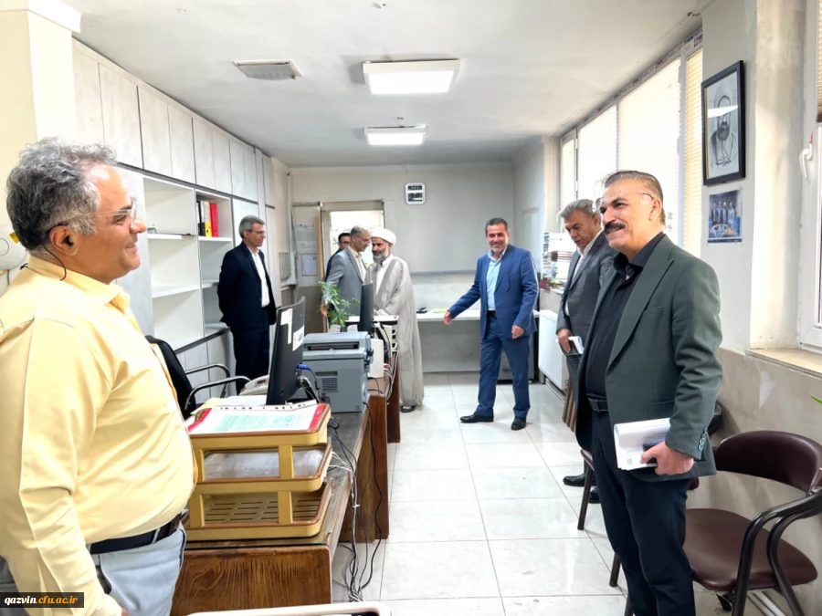 معاون آموزشی و تحصیلات تکمیلی سازمان مرکزی از روند برگزاری امتحانات استان قزوین بازدید نمود. 2