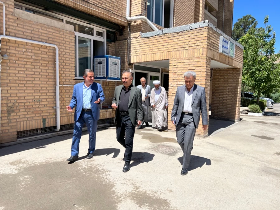 معاون آموزشی و تحصیلات تکمیلی سازمان مرکزی از روند برگزاری امتحانات استان قزوین بازدید نمود. 4