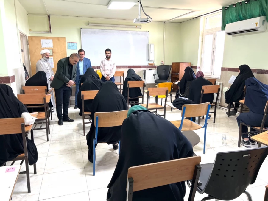 معاون آموزشی و تحصیلات تکمیلی سازمان مرکزی از روند برگزاری امتحانات استان قزوین بازدید نمود. 8